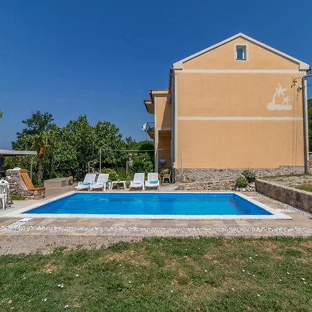 Vakantiehuis Cozy In With Kitchen *