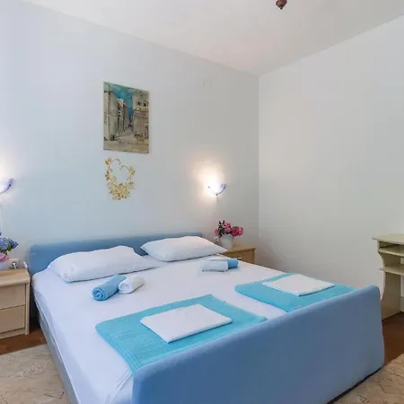 Ferienhaus Cozy In With Kitchen Grižane