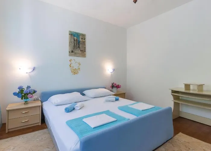 Casa de Férias Cozy In With Kitchen Grižane